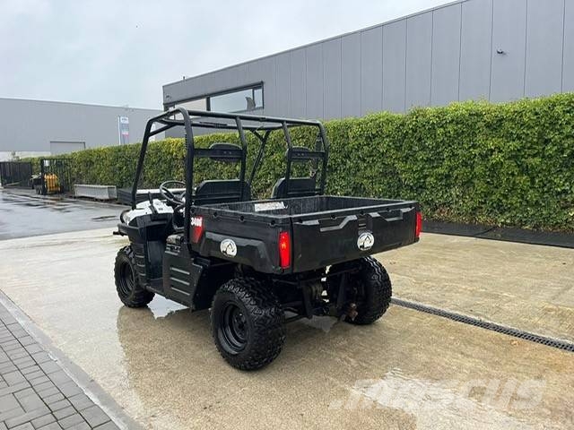 Bobcat 3400 D تفريغ المقطورات