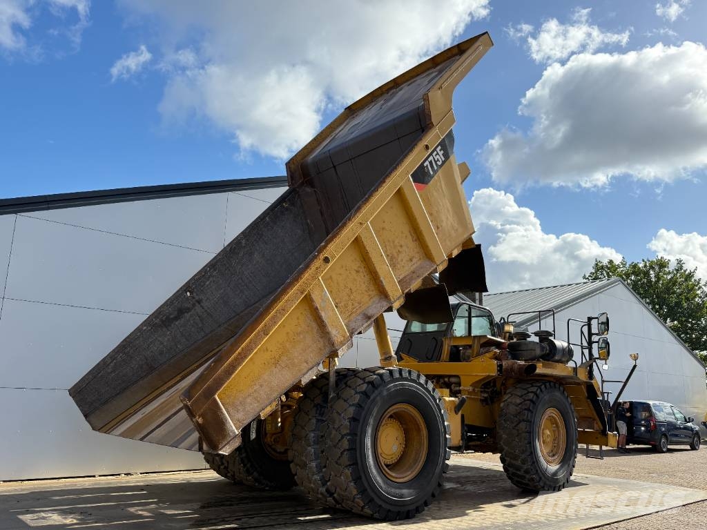 CAT 775F - German Machine / Auto Greasing Кар`єрні самоскиди