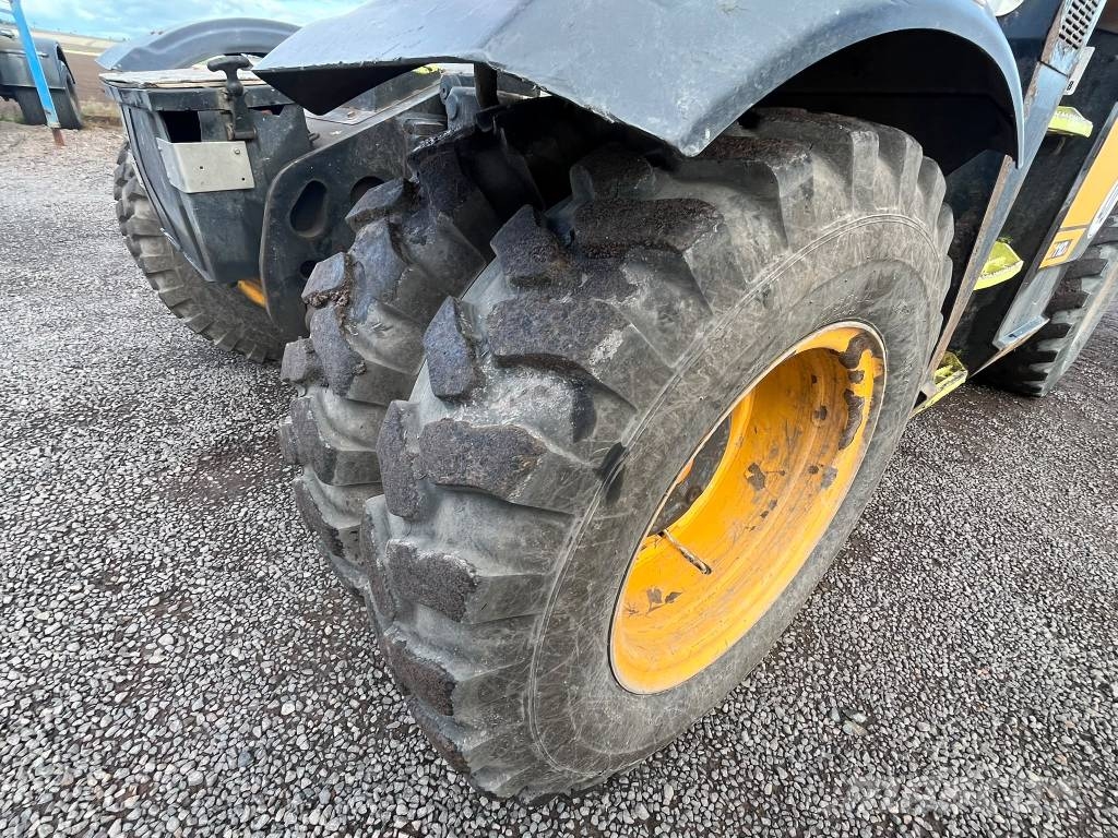 JCB Hydradig 110W Bagri na kolesih