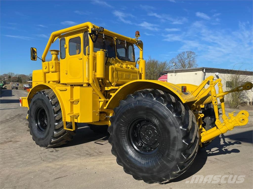 Kirovets K700A V8 Traktorit