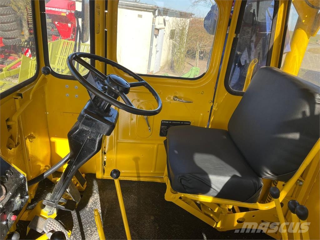 Kirovets K700A V8 Traktorit