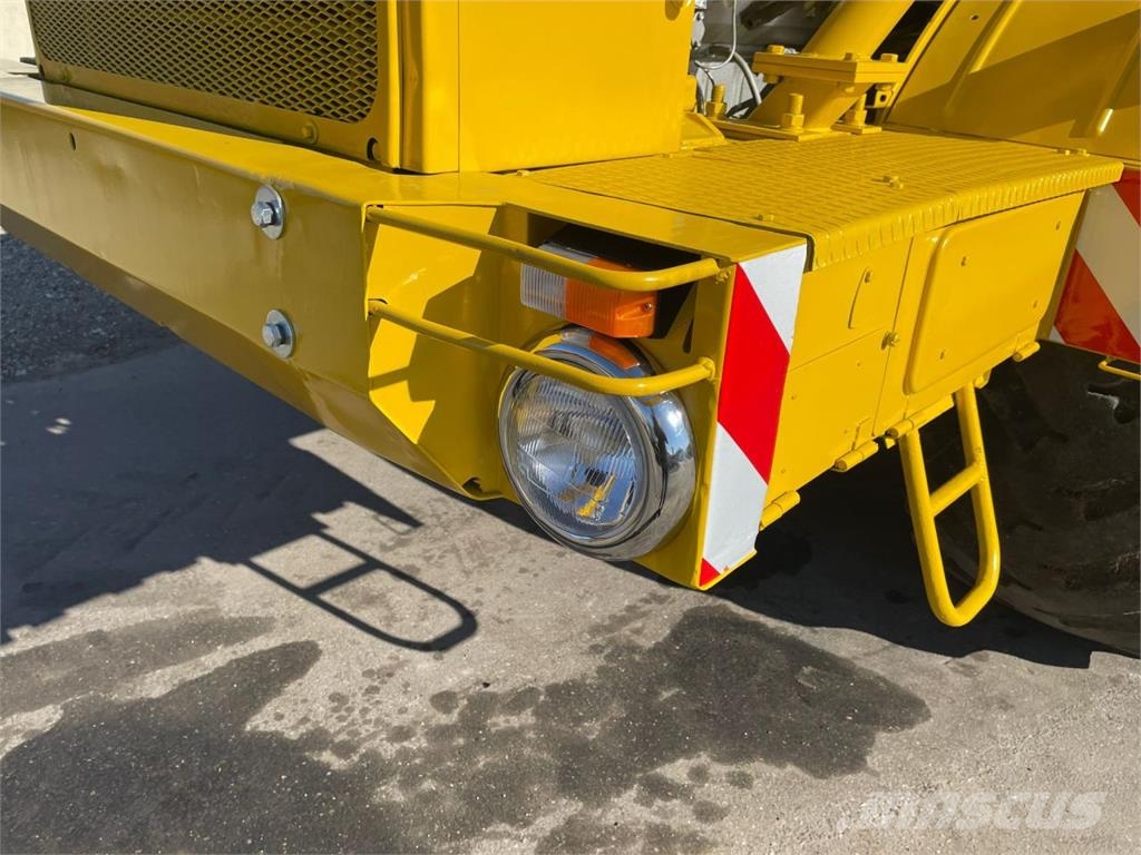 Kirovets K700A V8 Traktorit