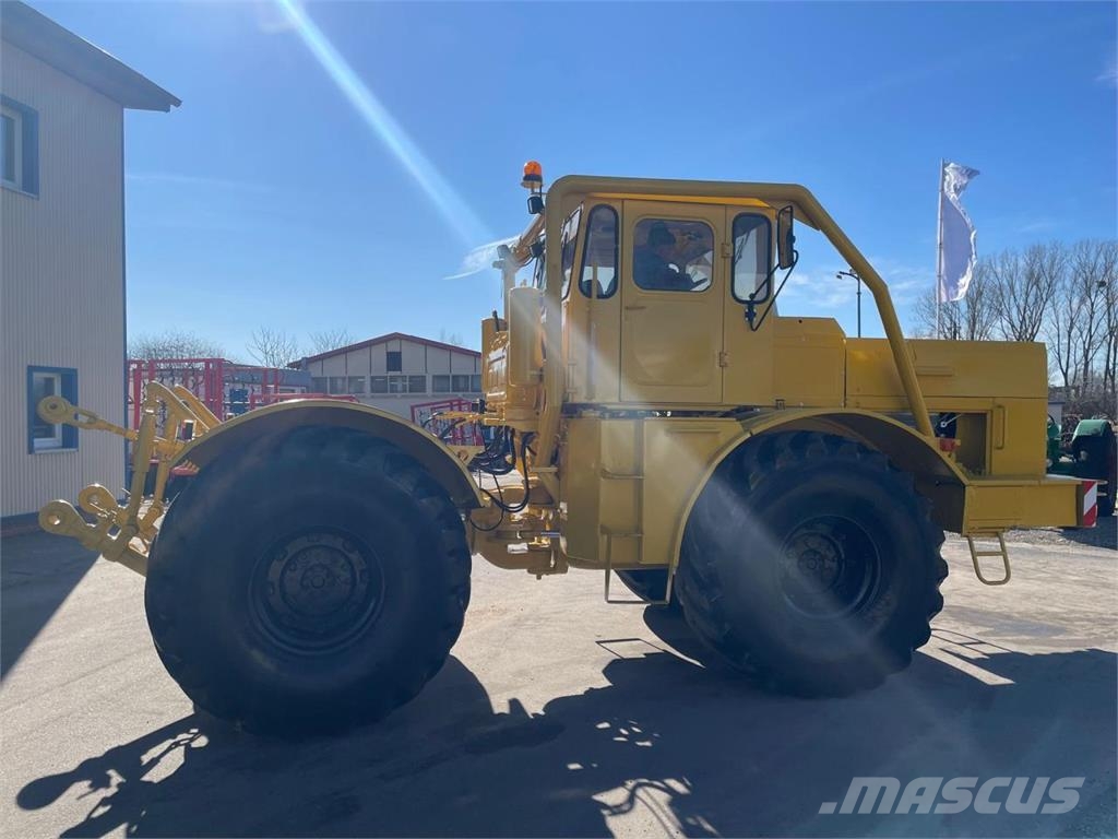 Kirovets K700A V8 Traktorit