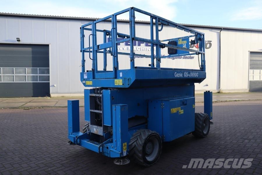 Genie GS4069DC Electric, 14m Working Height, 363kg Capac Scissor lifts