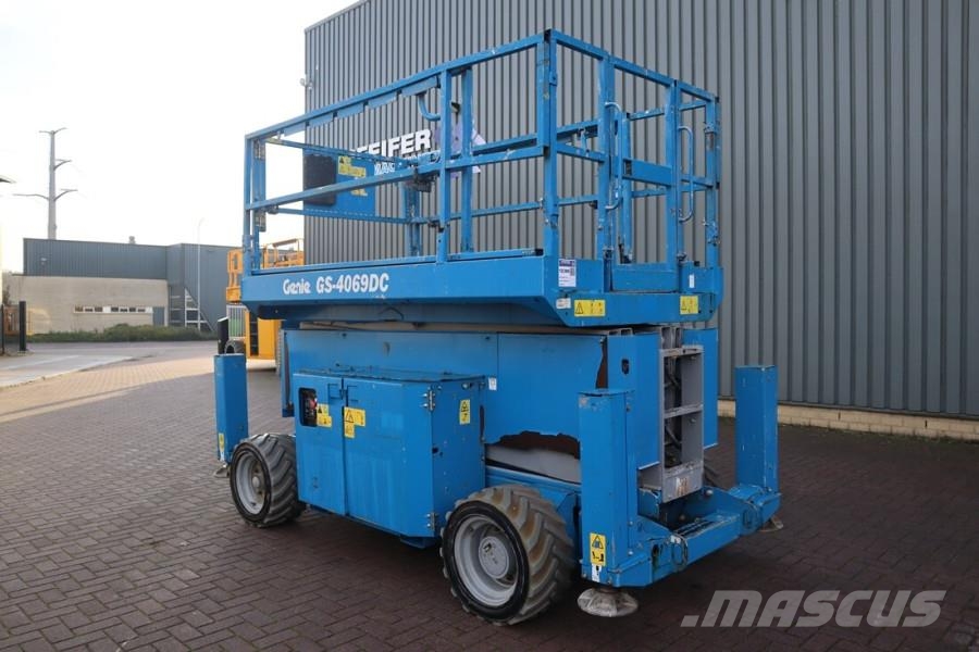 Genie GS4069DC Electric, 14m Working Height, 363kg Capac Scissor lifts