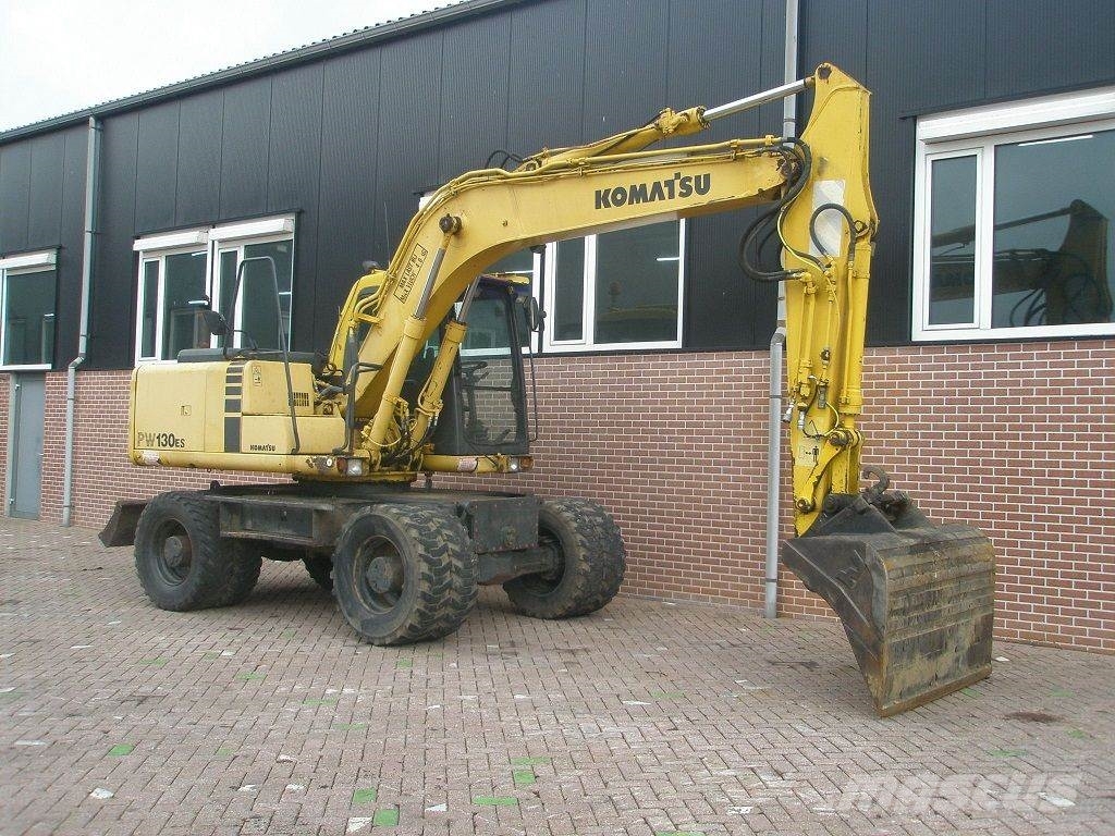 Komatsu PW 130ES-6K Gravemaskiner på hjul