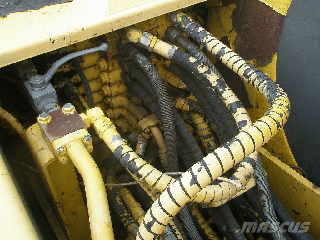 Komatsu PW 130ES-6K Gravemaskiner på hjul