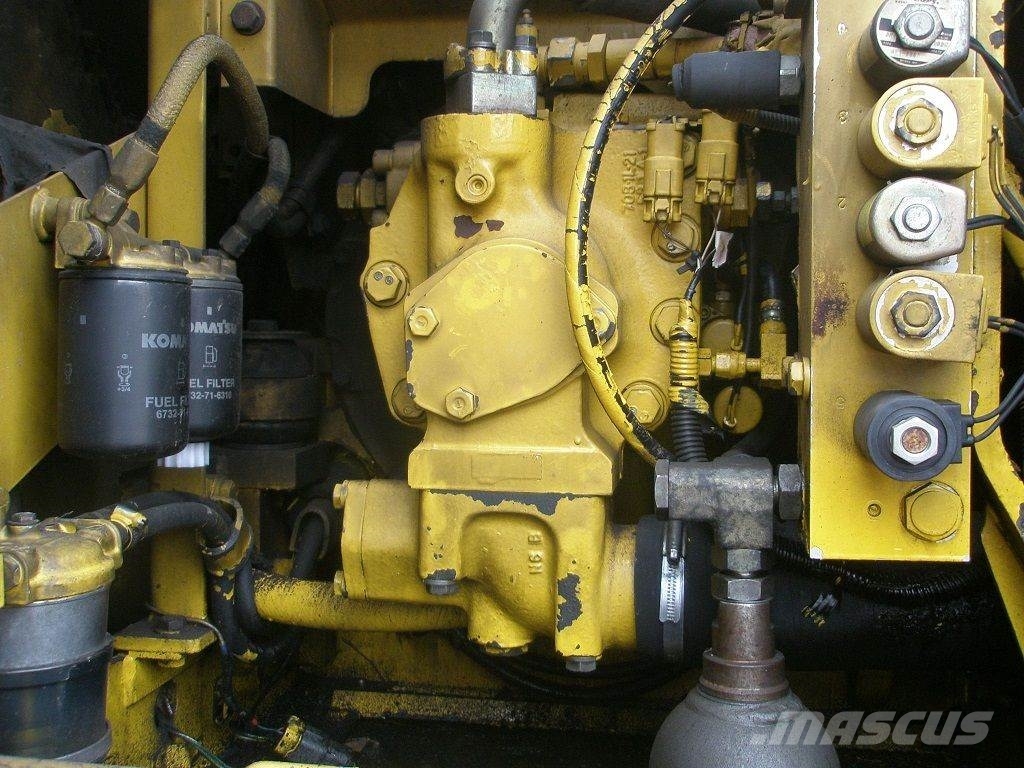 Komatsu PW 130ES-6K Gravemaskiner på hjul