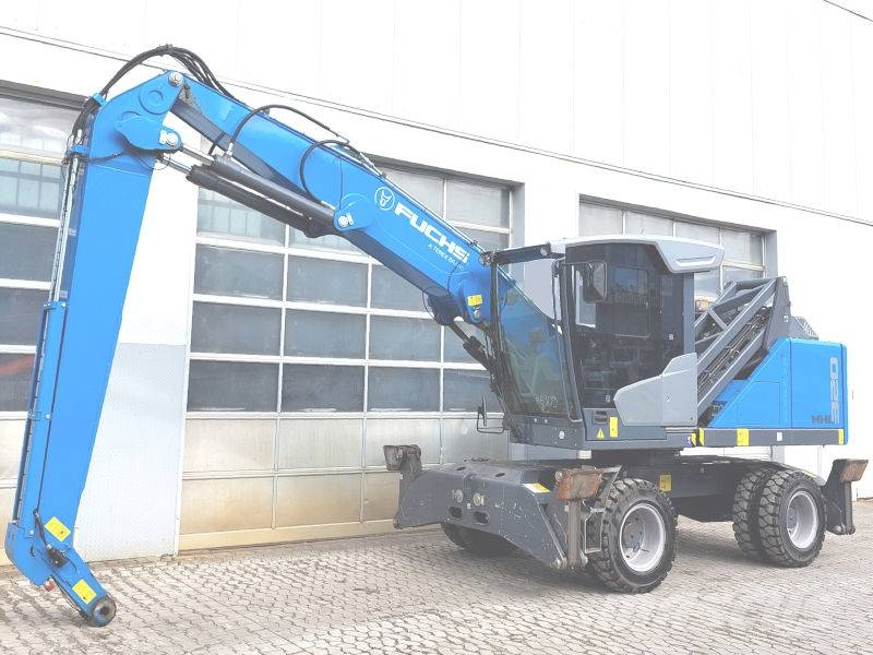Fuchs MHL 320 F Bagri za prekladanje primarnih/sekundarnih surovin
