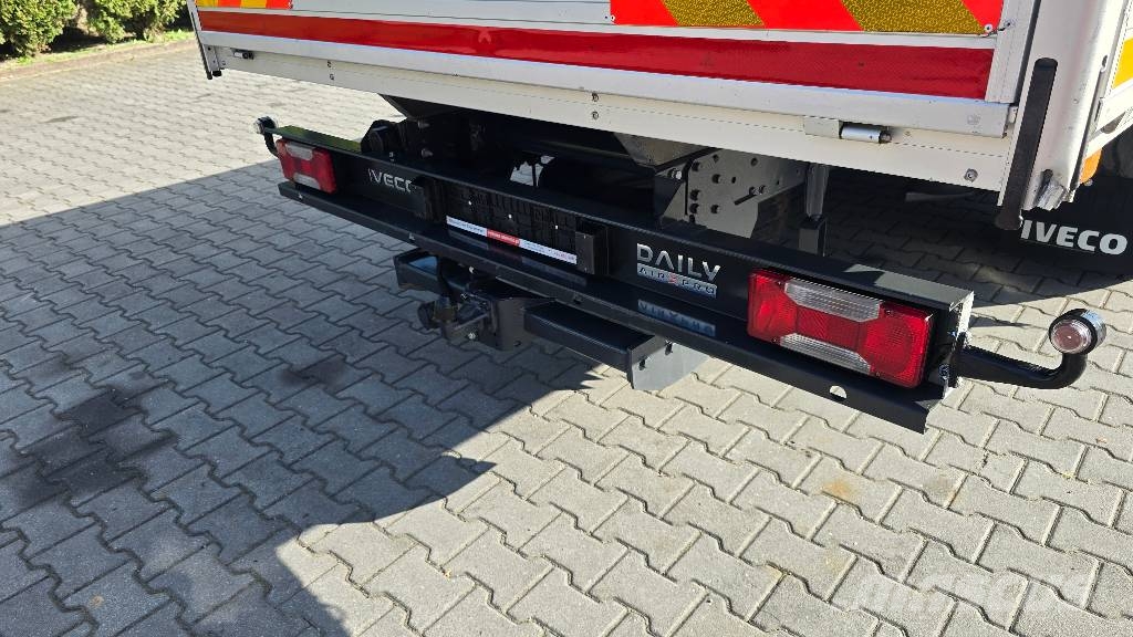 Iveco Daily 70C17 HIAB 044 D-3 Camiones grúa