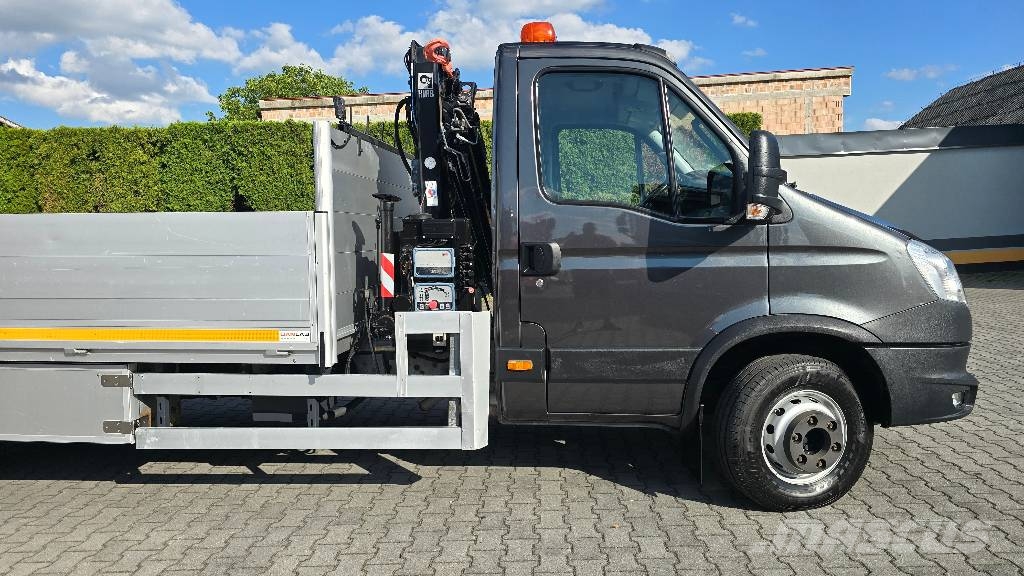 Iveco Daily 70C17 HIAB 044 D-3 Camiones grúa