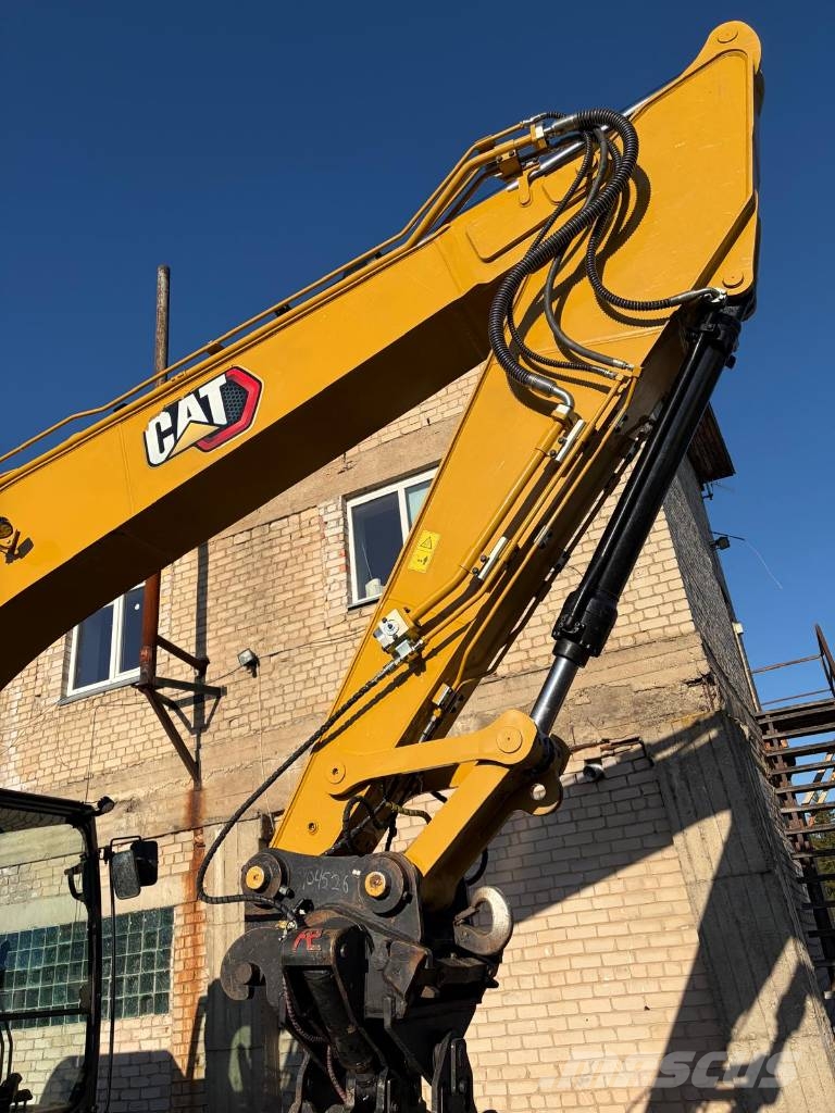 CAT 323 Bageri guseničari