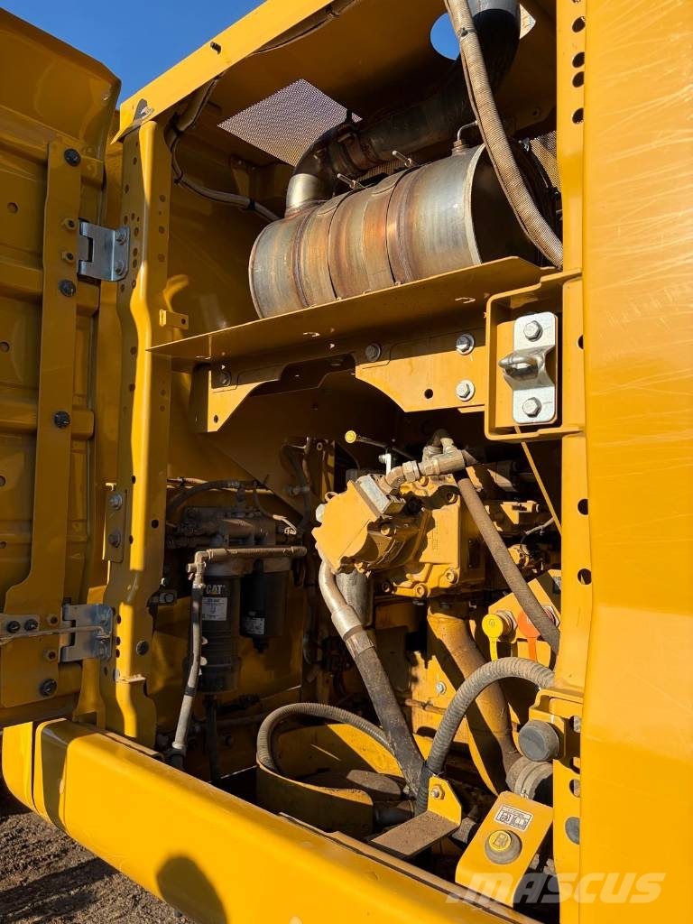CAT 323 Bageri guseničari