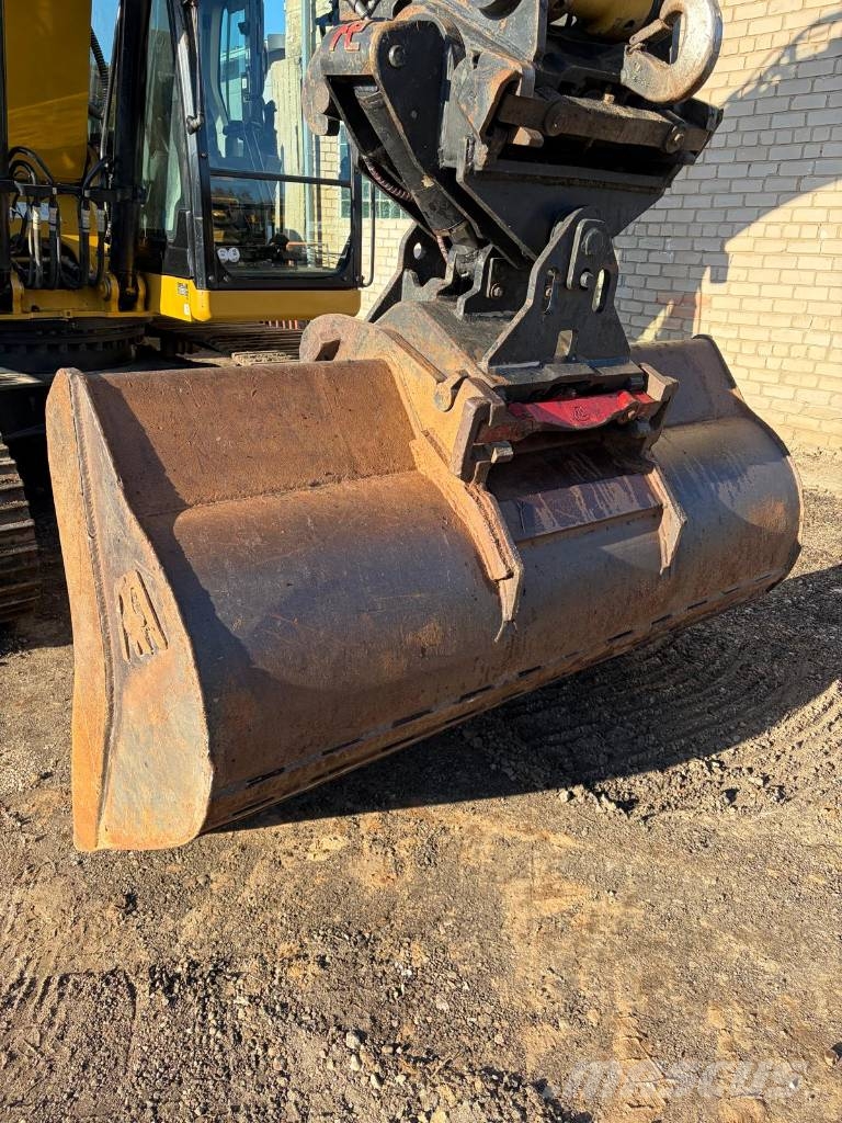 CAT 323 Bageri guseničari