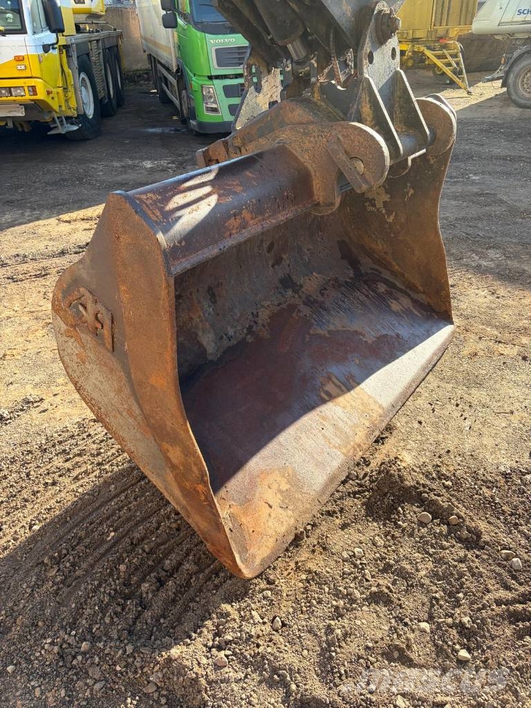 CAT 323 Bageri guseničari