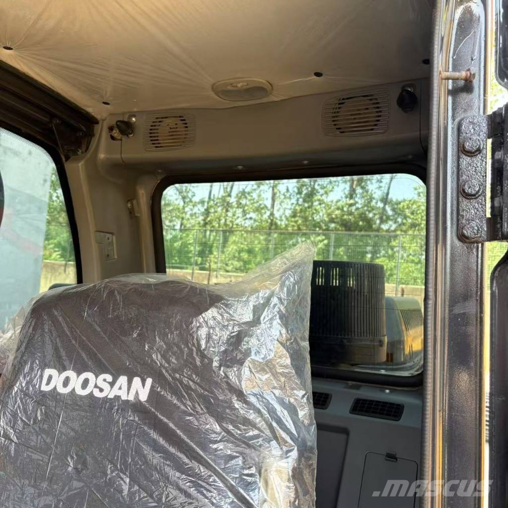 Doosan DX 300 LC Rupsgraafmachines
