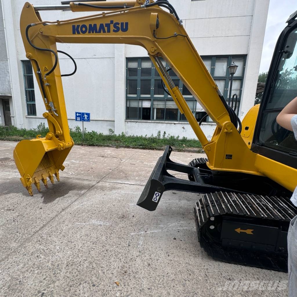 Komatsu PC 56 حفارات صغيرة أقل من 7 طن (حفارات صغيرة)