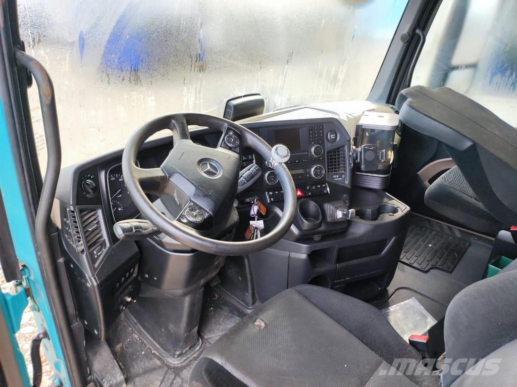 Mercedes-Benz Actros MP4 cabin Kabiny i wnętrze
