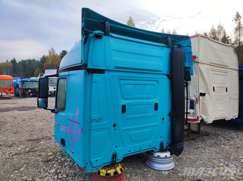 Mercedes-Benz Actros MP4 cabin Kabiny i wnętrze