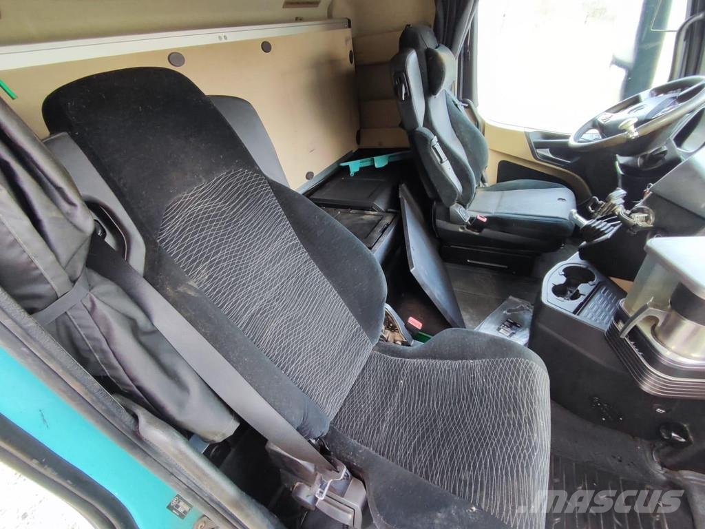 Mercedes-Benz Actros MP4 cabin Kabiny i wnętrze