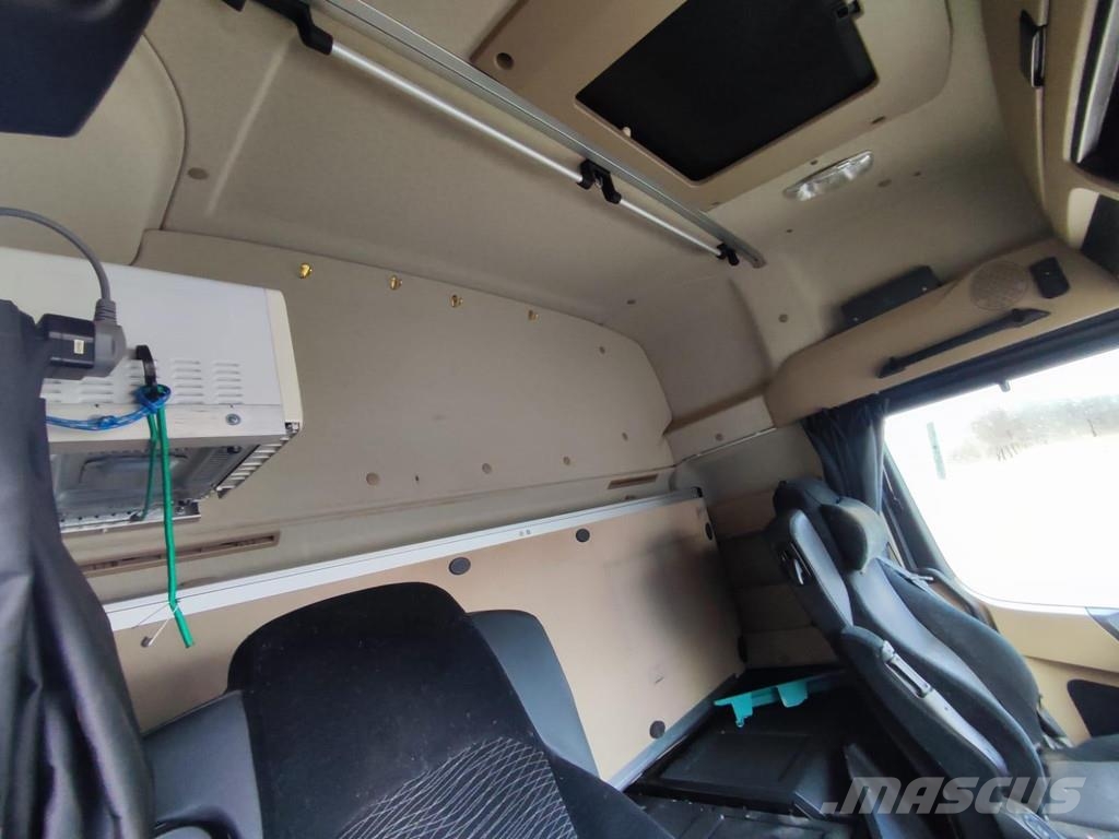 Mercedes-Benz Actros MP4 cabin Kabiny i wnętrze