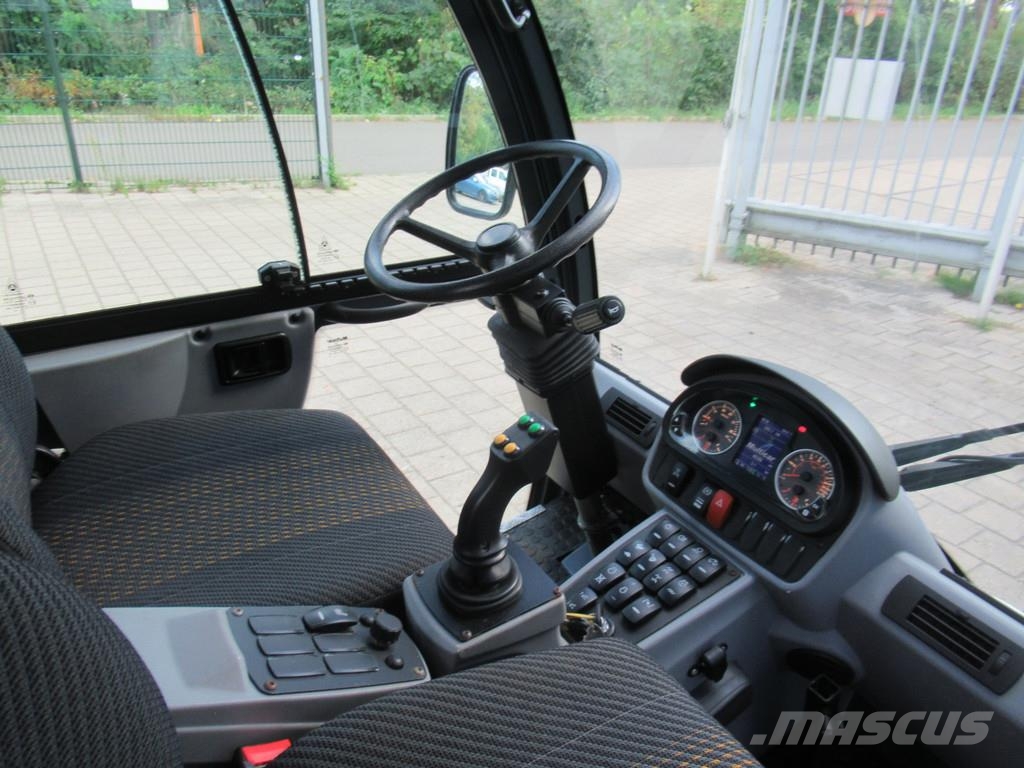 Hako Multicar M29 C EURO6 Mobilhydraulik 4WD + 4WS Kipp Utility porta attrezzi