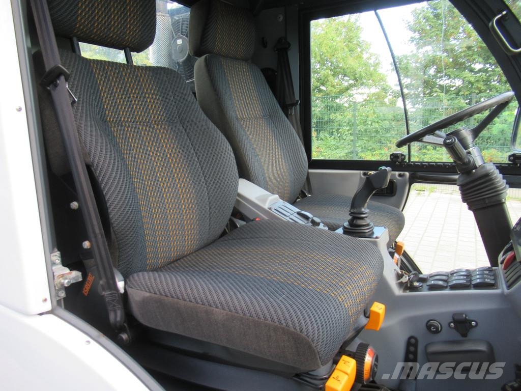 Hako Multicar M29 C EURO6 Mobilhydraulik 4WD + 4WS Kipp Utility porta attrezzi
