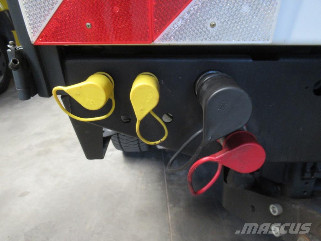 Hako Multicar M29 C EURO6 Mobilhydraulik 4WD + 4WS Kipp Utility porta attrezzi