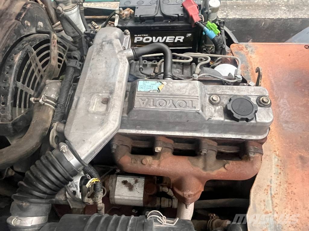 Toyota 6 FD 25 V-2929 OB شاحنات الديزل