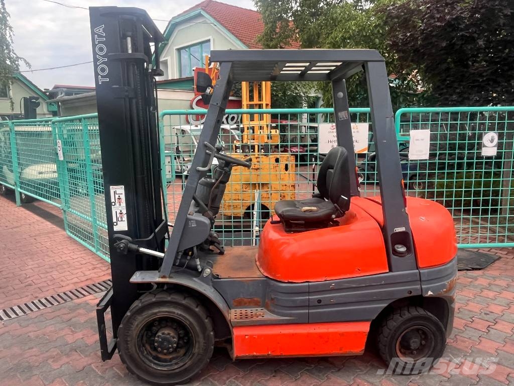 Toyota 6 FD 25 V-2929 OB شاحنات الديزل
