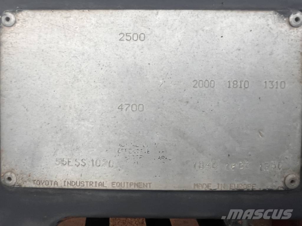 Toyota 6 FD 25 V-2929 OB شاحنات الديزل