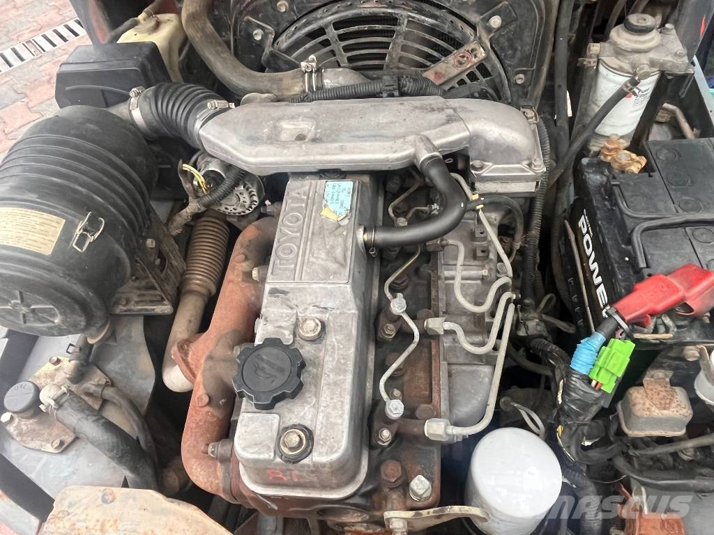 Toyota 6 FD 25 V-2929 OB شاحنات الديزل