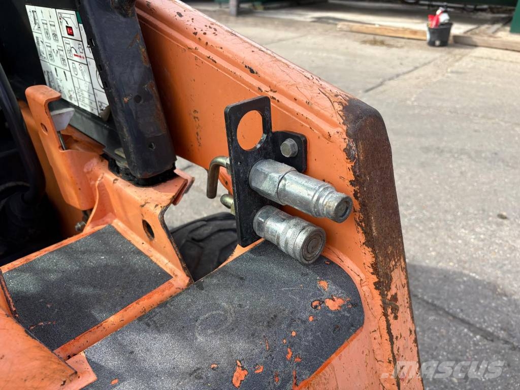 Bobcat S 70 bucket and forks Kompaktlader