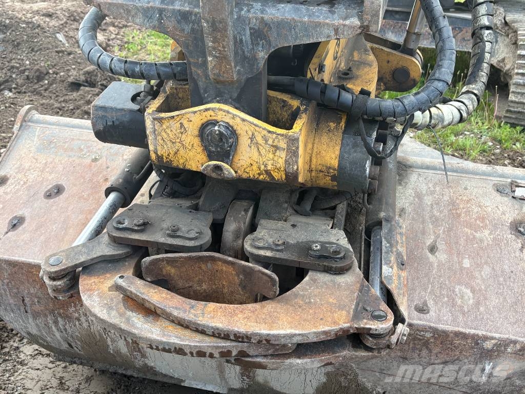 Hitachi ZX 250 LC-3 Bandgrävare