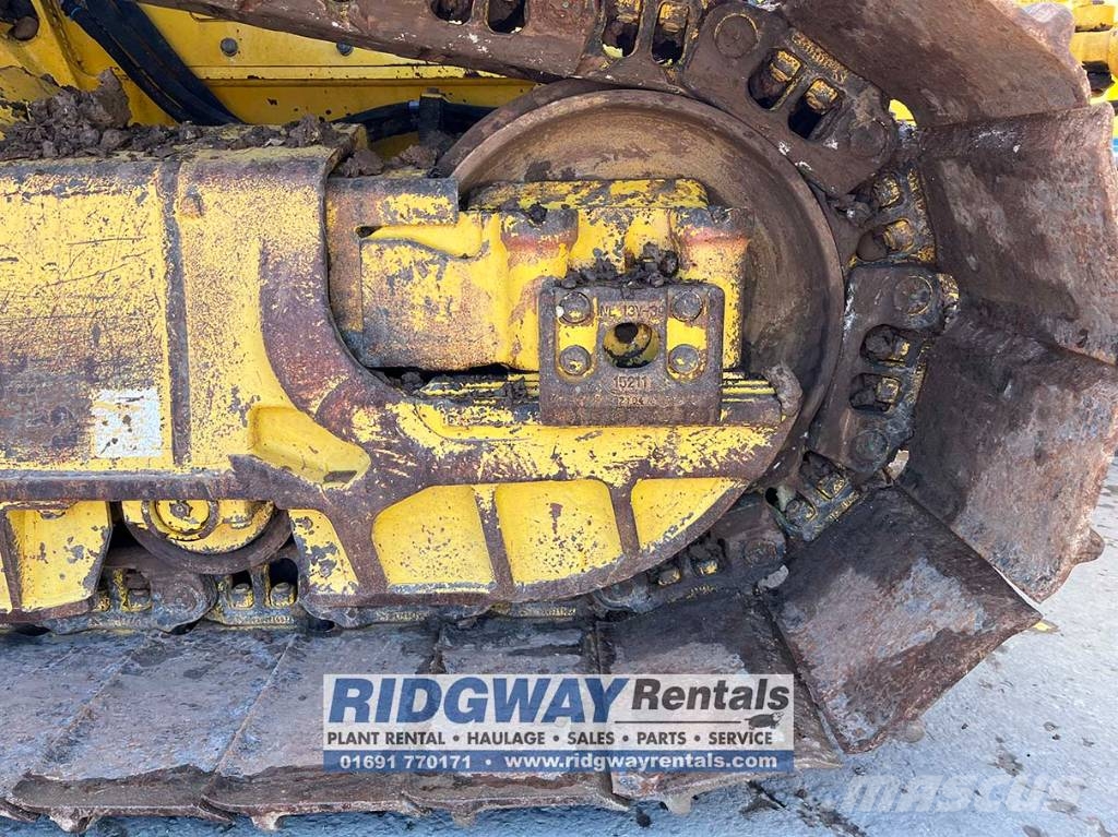 Komatsu D 61 PX-24 Buldozer sobre oruga