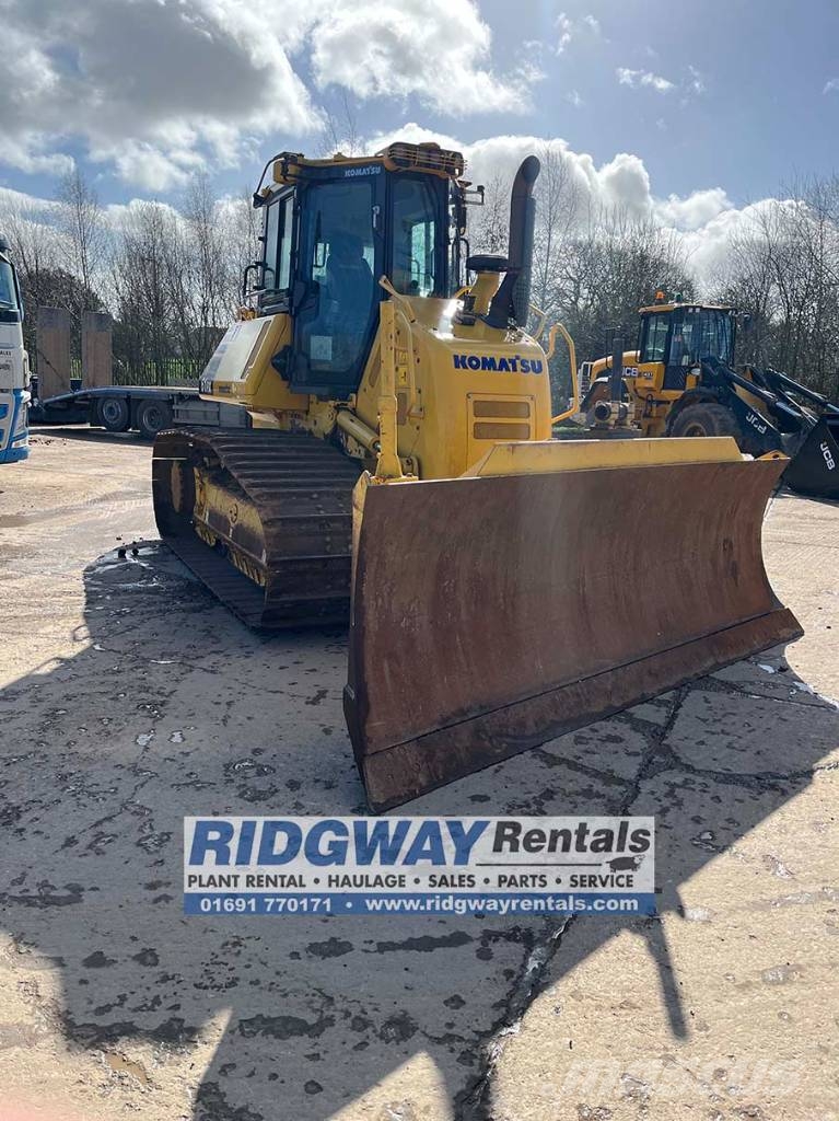 Komatsu D 61 PX-24 Buldozer sobre oruga