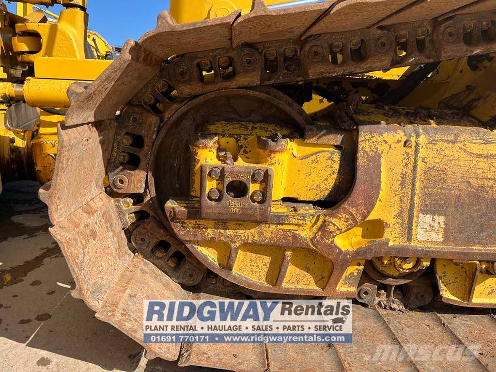 Komatsu D 61 PX-24 Buldozer sobre oruga