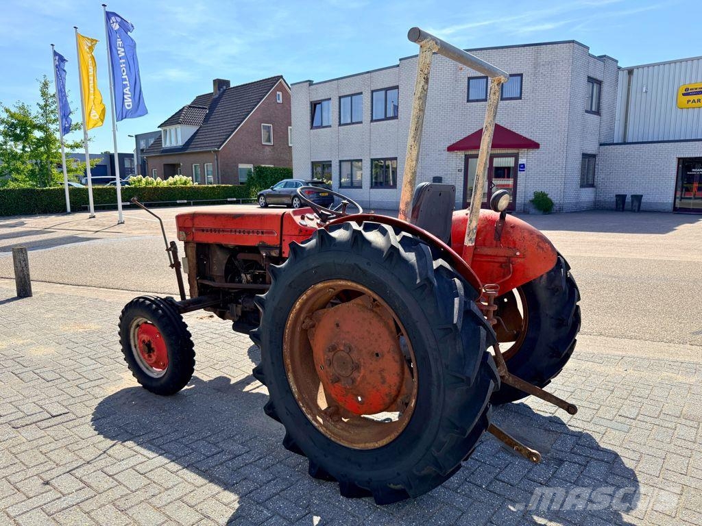 Massey Ferguson 130 Tractor Traktory