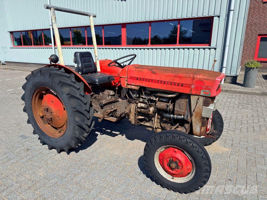 Massey Ferguson 130 Tractor Traktory