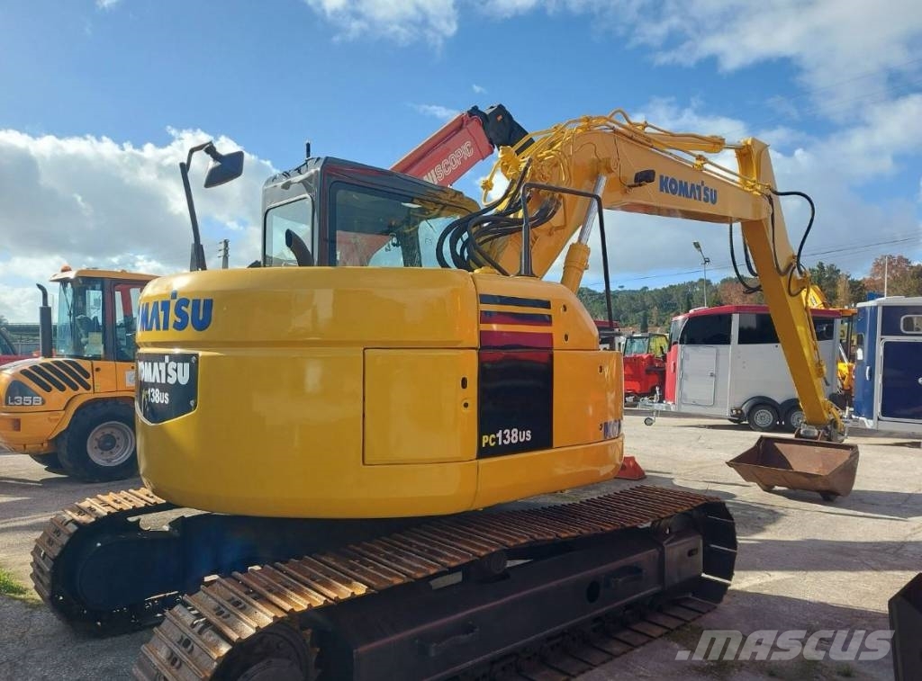 Komatsu PC 138 US حفارات زحافة
