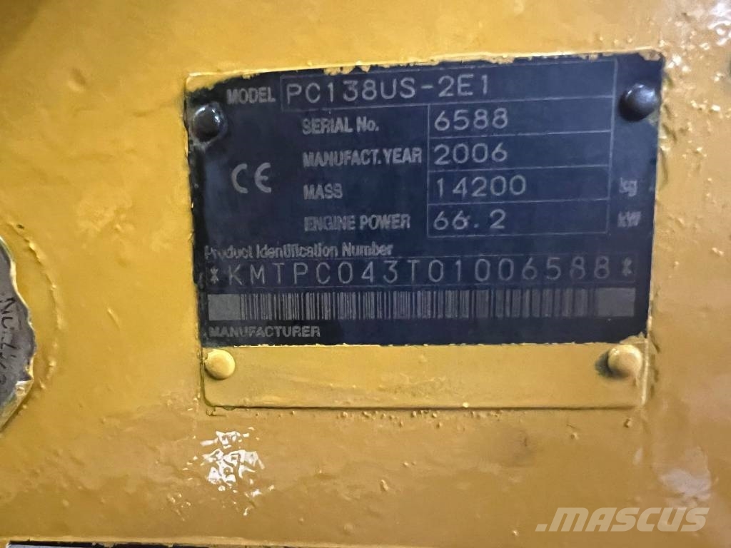 Komatsu PC 138 US حفارات زحافة