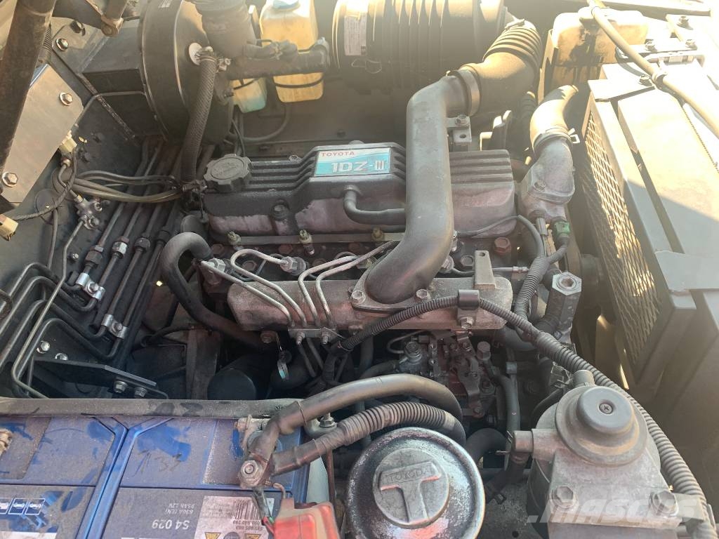 Toyota 2TD25 /02/ V-3840 EO Flughafenausrüstung