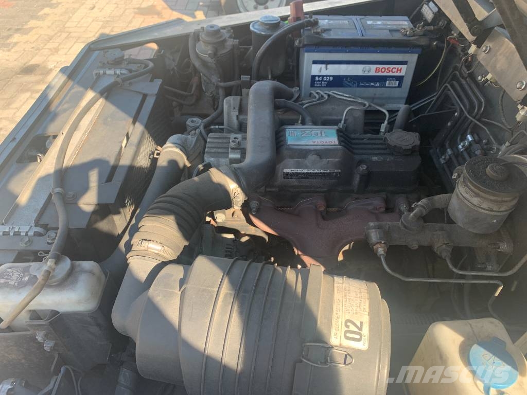 Toyota 2TD25 /02/ V-3840 EO Flughafenausrüstung