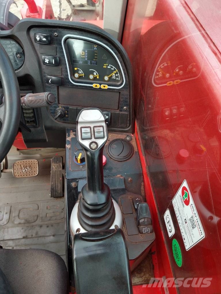 JCB 525-60 (661) Teleskopiskie manipulatori