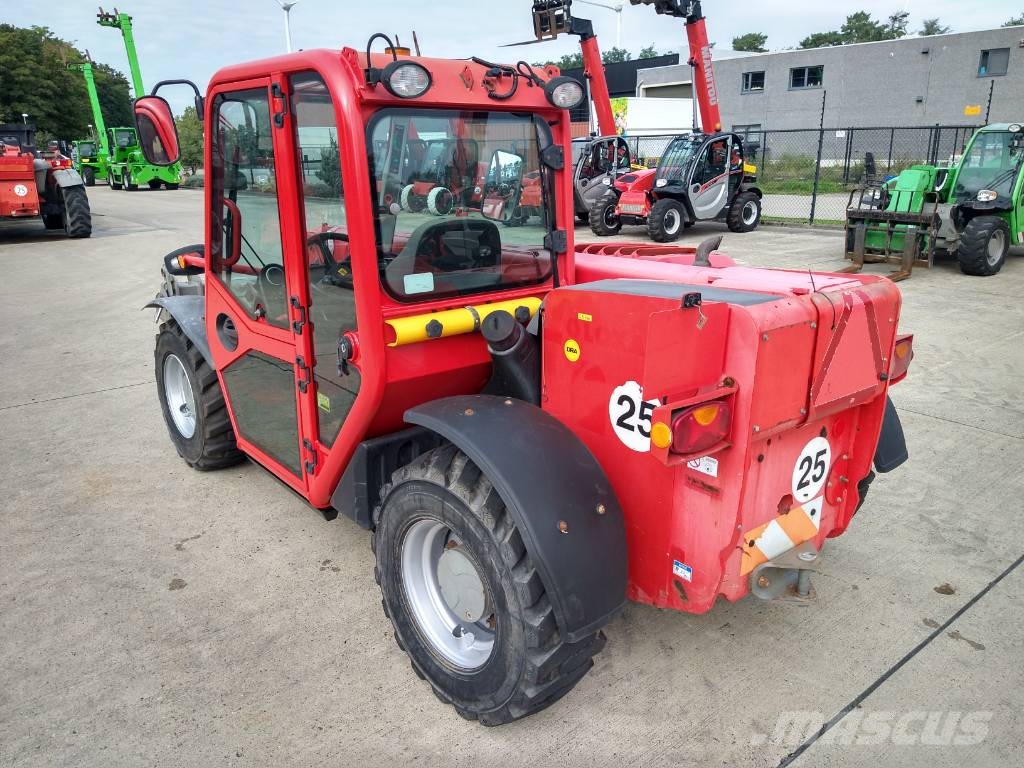 JCB 525-60 (661) Teleskopiskie manipulatori