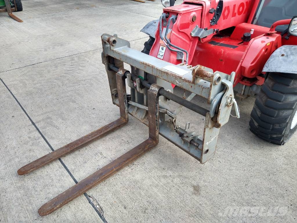 JCB 525-60 (661) Teleskopiskie manipulatori