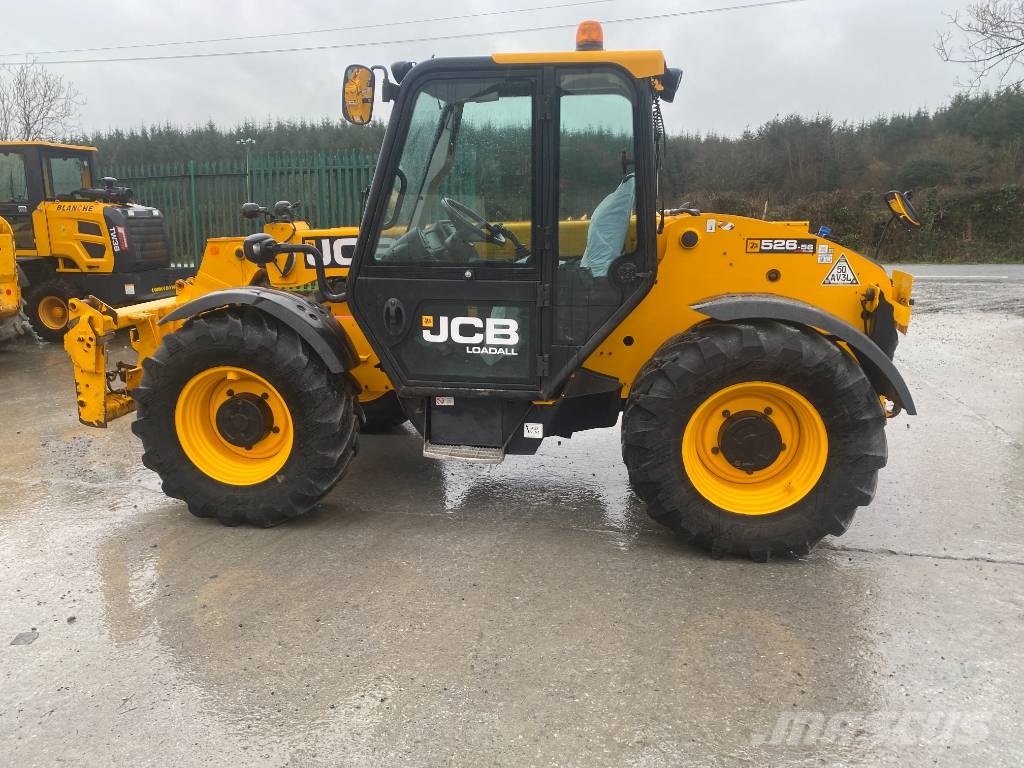 JCB 526-56 伸縮臂操作車