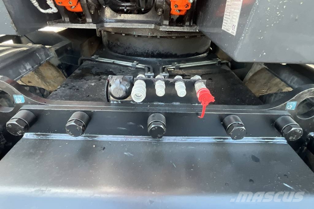 Hitachi ZX 140 W-6 Ekskavatori uz riteņiem