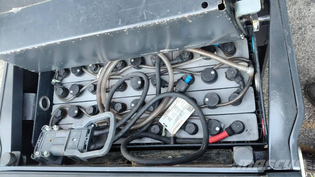 Crown DT3040 Pinontavaunu perusnostolla Samohybné vozíky