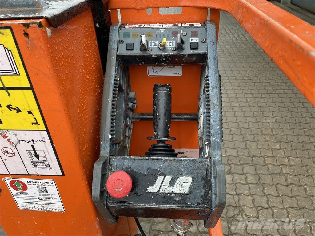 JLG 1230ES Vertical mast lifts
